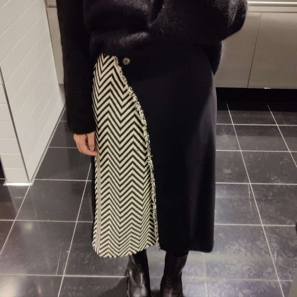 Scottish Jacquard Fringe Skirts from Korean Designer, Oui Mais Mon - Picture 2 of 9